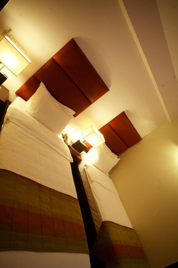 Twin Room,1698961611:JPEG